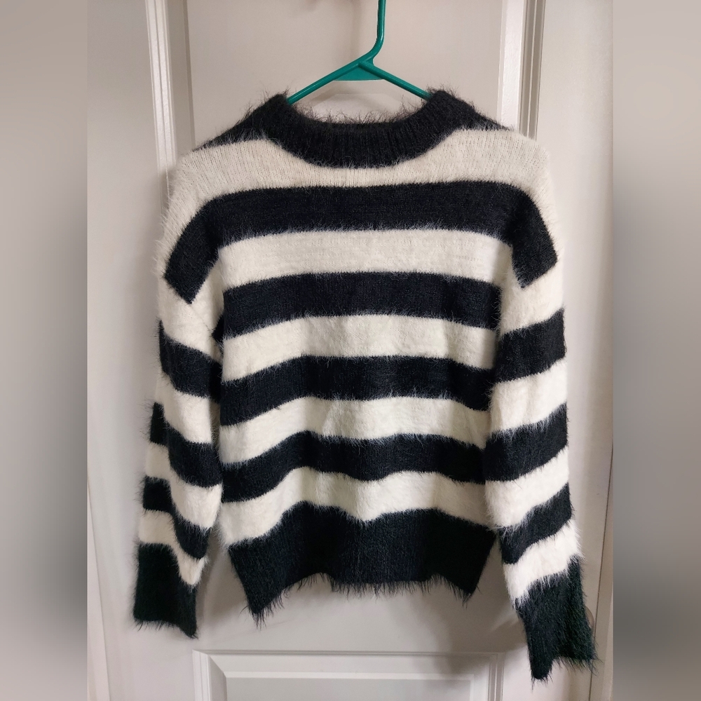 NWT A new day Women's Striped Black and White long sleeve fuzzy Sweater, XS